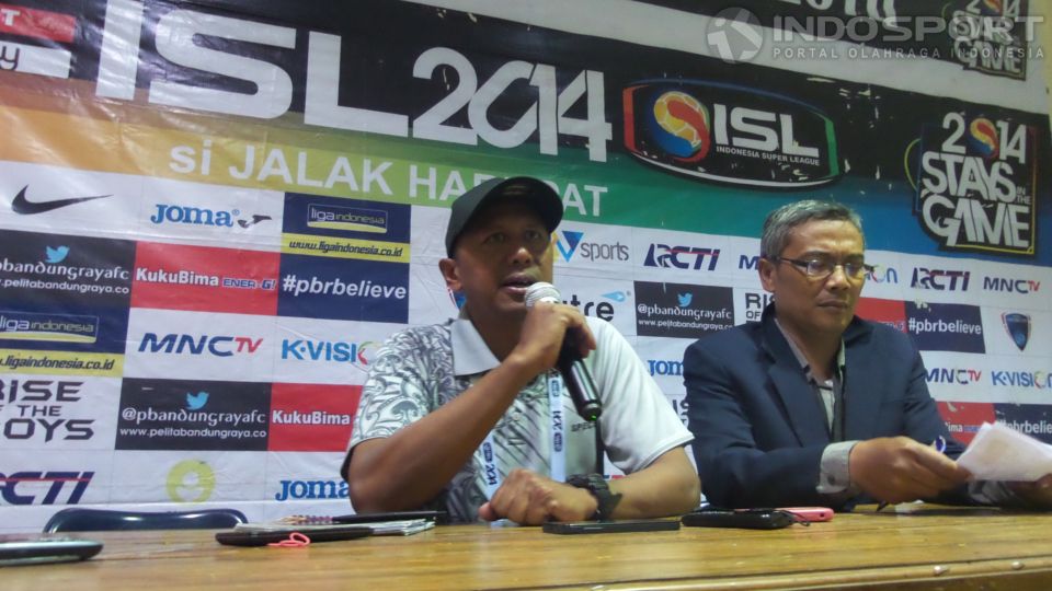 Rahmad Darmawan akan laukan evaluasi usai ditahan imbang PBR pada Jumat (10/10/14) di Stadion Si Jalak Harupat. Copyright: &copy; Ginanjar/INDOSPORT